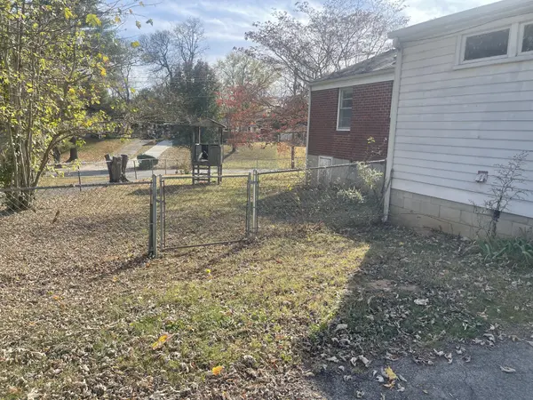 827 Colfax Dr, Nashville, TN 37214