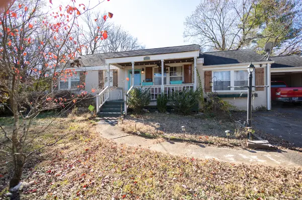 2222 Fernwood Dr, Nashville, TN 37216