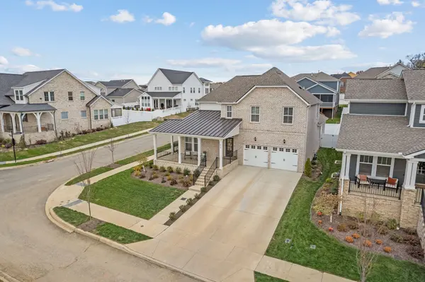 579 Snap Dragon Ln, Hendersonville, TN 37075