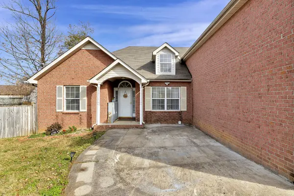 139 Mary Joe Martin Dr, La Vergne, TN 37086