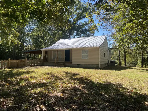 434 Country Ln, Dover, TN 37058