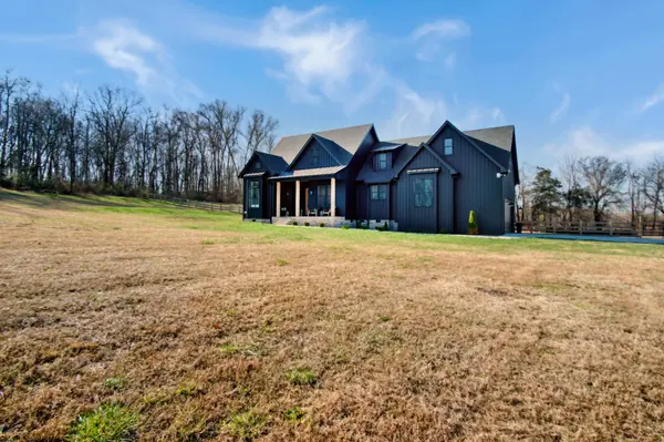 2083 Hickory Grove Rd, Morrison, TN 37357