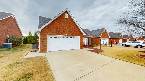 3323 Berryside Dr, Murfreesboro, TN 37128