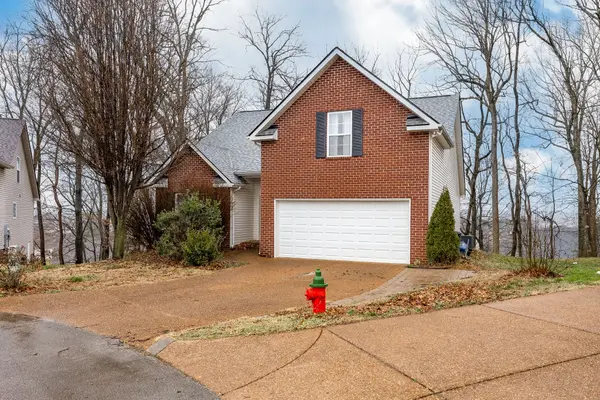 8011 Tiger Ct, Spring Hill, TN 37174