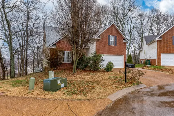 8011 Tiger Ct, Spring Hill, TN 37174