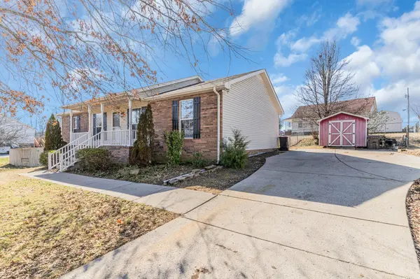 326 Forrest Dr, Greenbrier, TN 37073