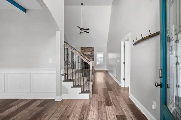 525 Bowden Dr, Clarksville, TN 37043