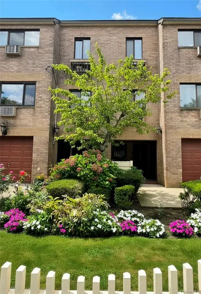 153-14 83rd ST #5D-U, Howard Beach, NY 11414