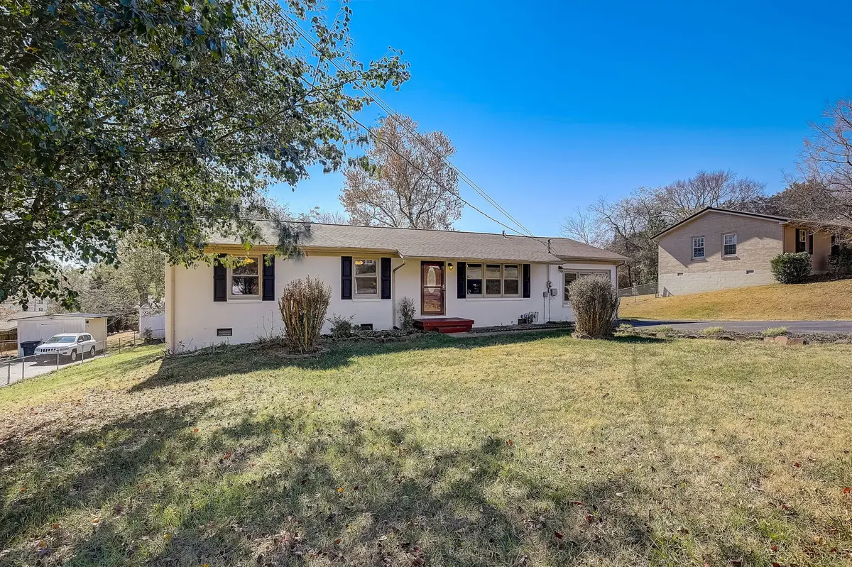 215 Gardendale Dr, Columbia, TN 38401