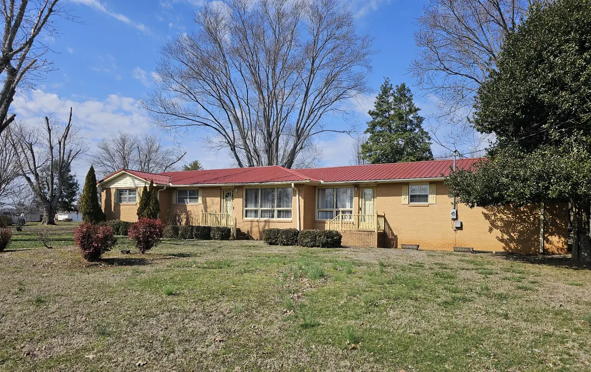 200 Woodland Dr, Decherd, TN 37324
