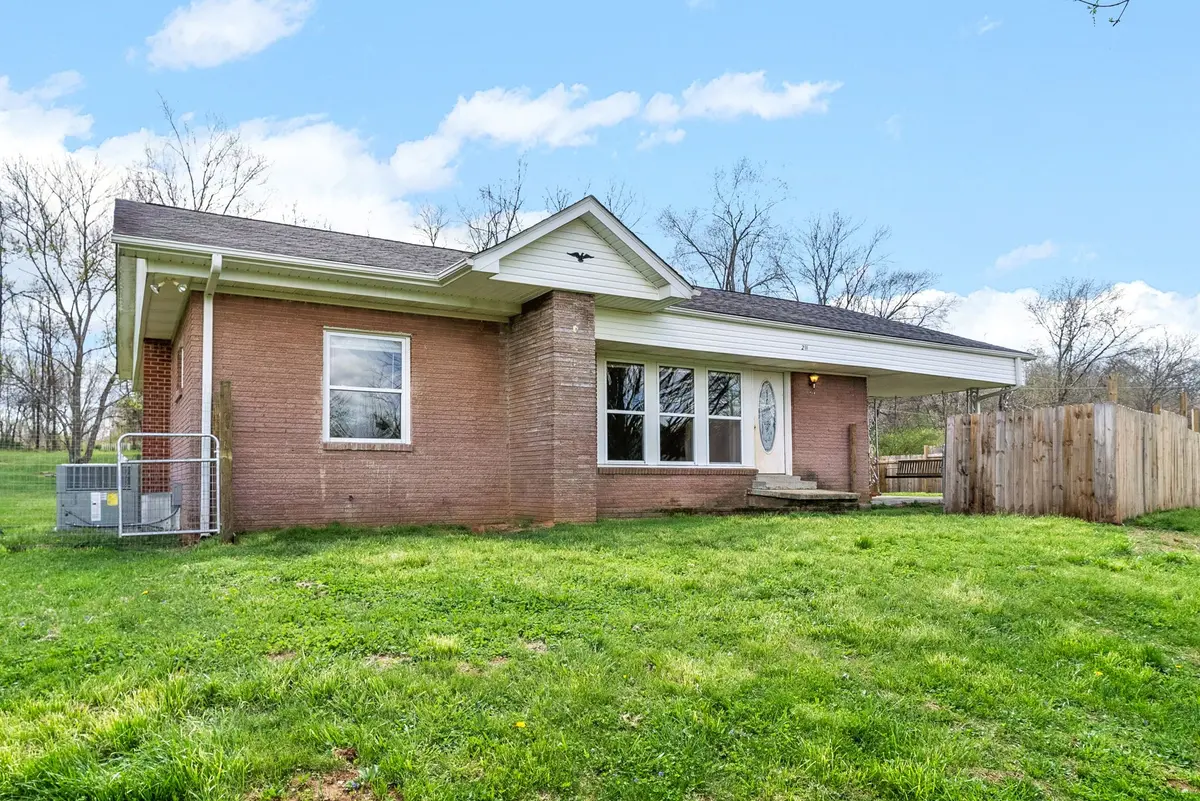 211 Roby Dr, Erin, TN 37061