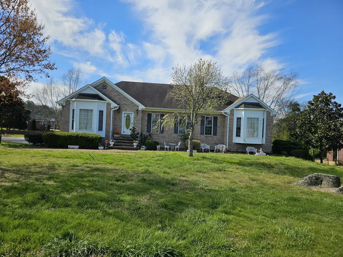 1707 Mayflower Dr, Columbia, TN 38401