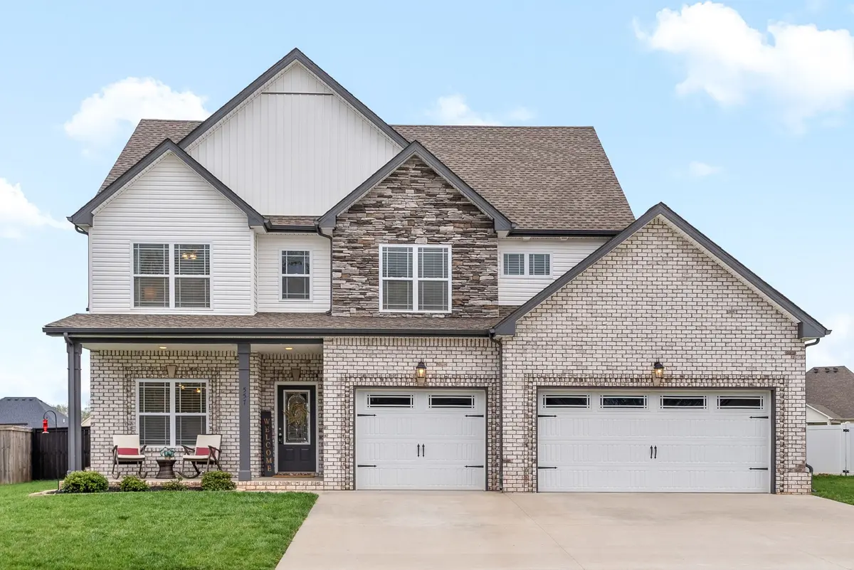 557 Tacoma Dr, Clarksville, TN 37043