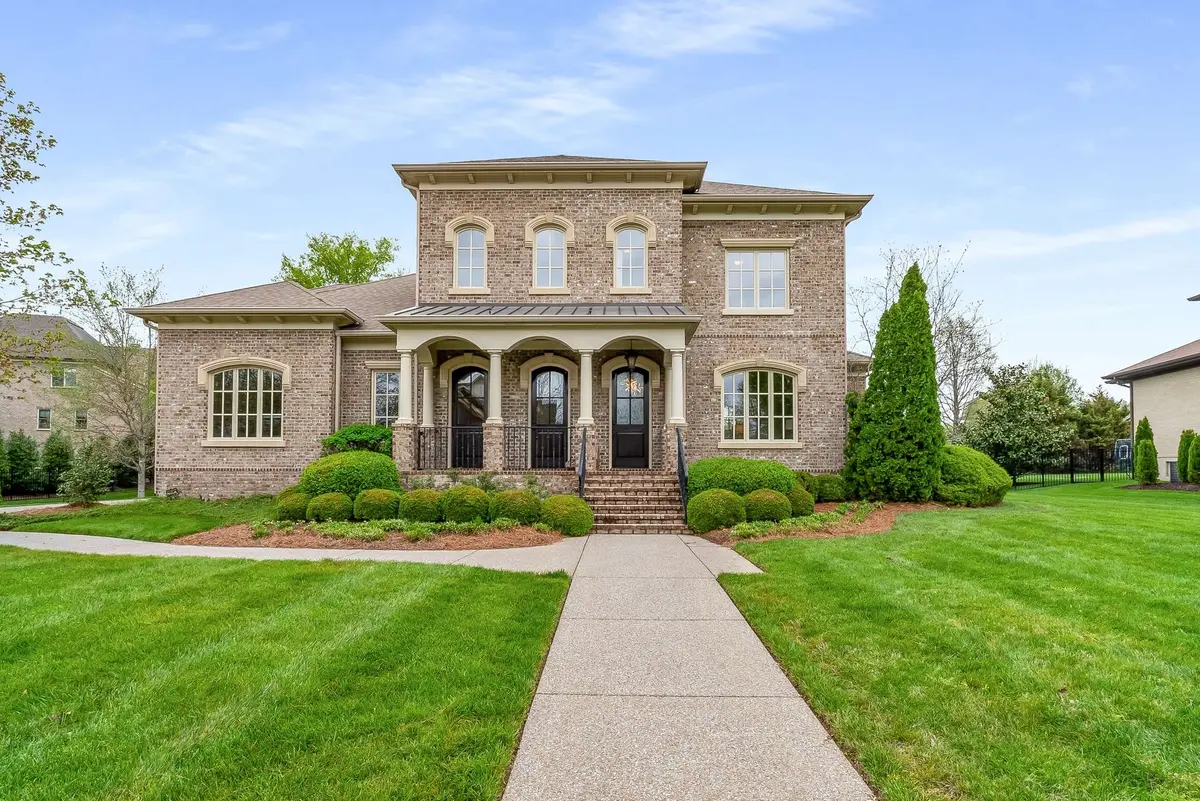 9238 Carrisbrook Ln, Brentwood, TN 37027