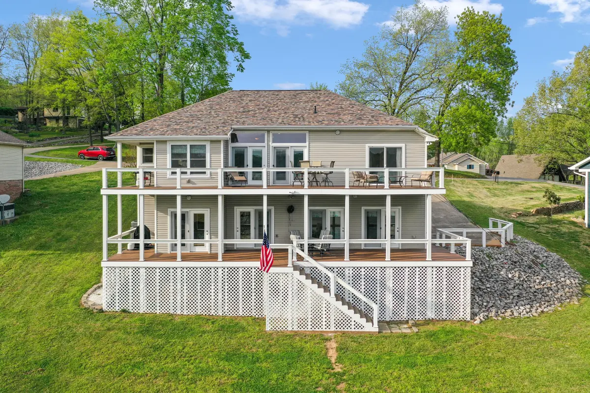 179 Bayview Dr, Eddyville, KY 42038