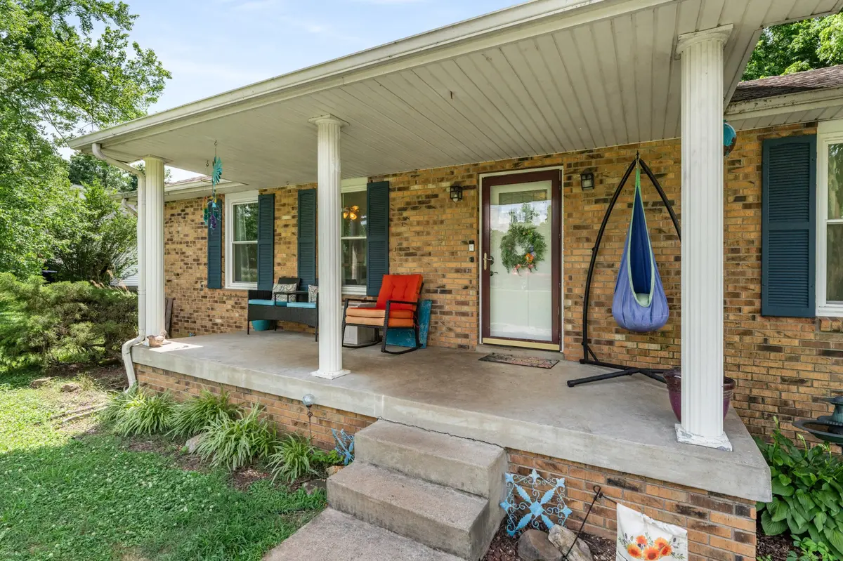 319 Sanders Ln, Ashland City, TN 37015