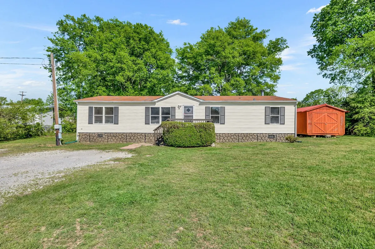 1025 Scenic Dr, La Vergne, TN 37086
