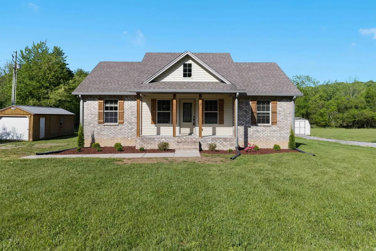 1821 Rock Bridge Rd, Bethpage, TN 37022