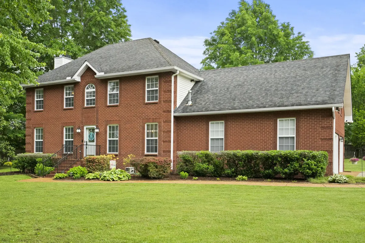311 Orchard Park Dr, White House, TN 37188