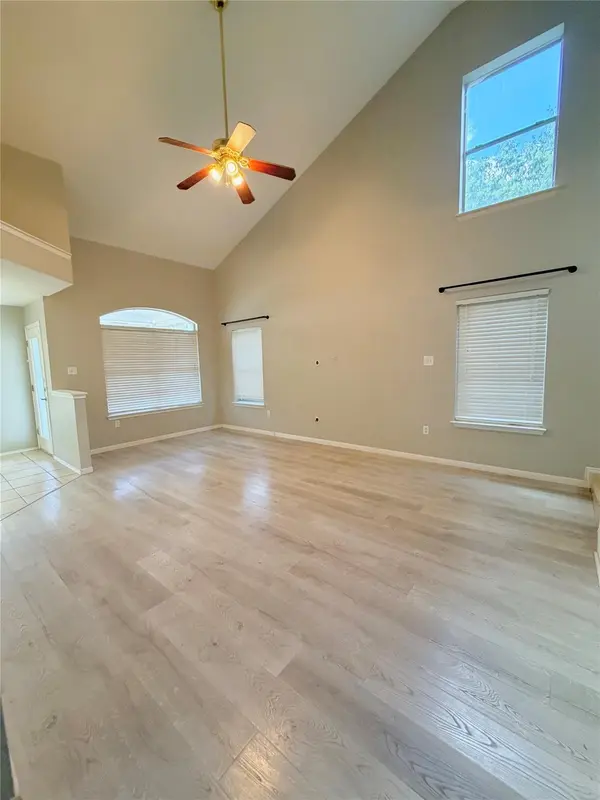 1145 Kentra DR, Pflugerville, TX 78660