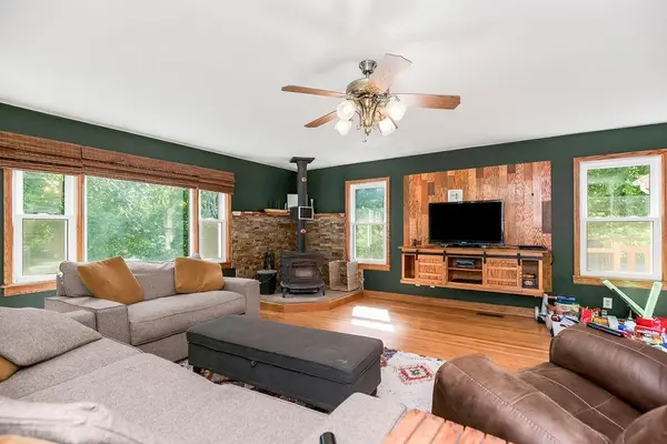 3526 N River BLVD, Sugar Creek, MO 64050