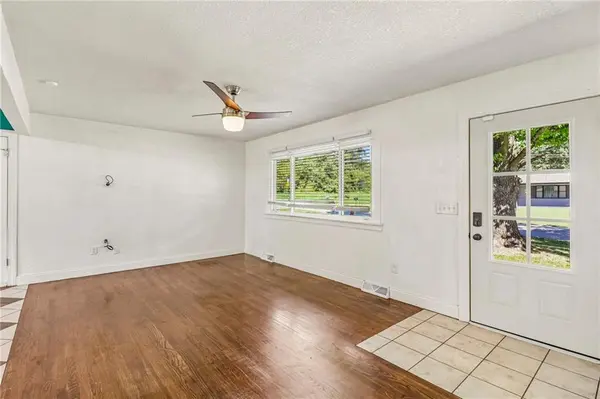 207 SW 19th ST, Oak Grove, MO 64075