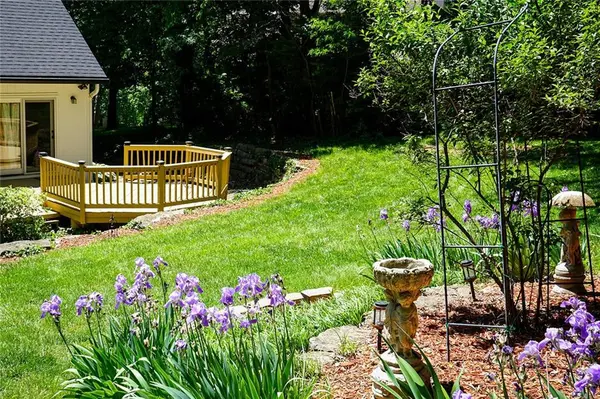 8225 NW Weatherby DR, Weatherby Lake, MO 64152