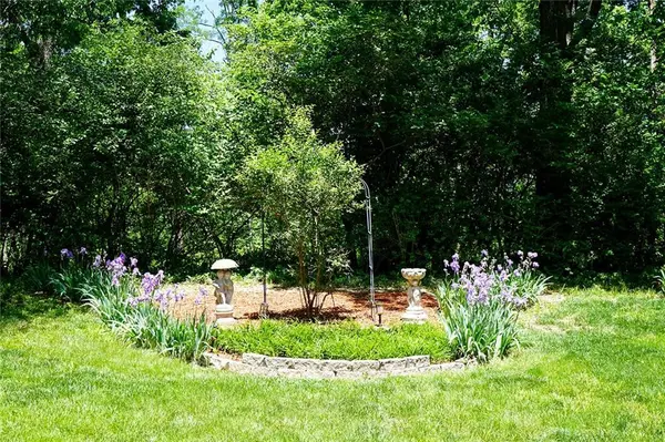 8225 NW Weatherby DR, Weatherby Lake, MO 64152