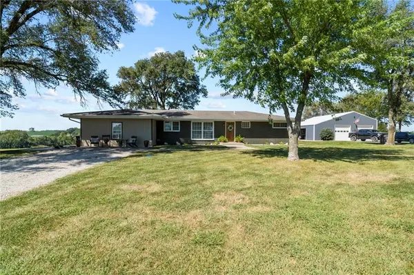 25591 183rd ST, Leavenworth, KS 66048
