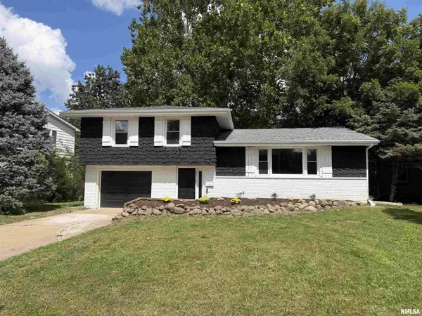 2715 W HUNTINGTON DR, Peoria, IL 61614