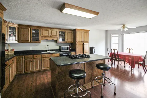 2756 Double Branch Rd, Columbia, TN 38401