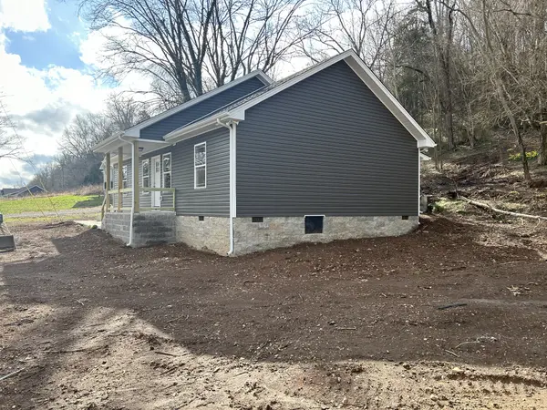 290 Leo Whitley Rd, Lafayette, TN 37083