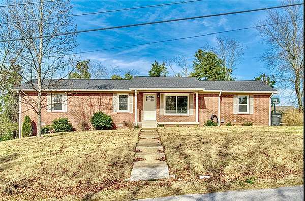 310 W Burt Dr, Columbia, TN 38401