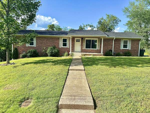 310 W Burt Dr, Columbia, TN 38401