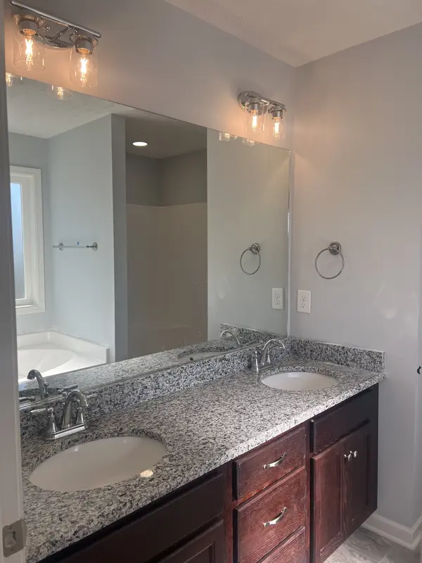 2711 Mesa Dr, Christiana, TN 37037