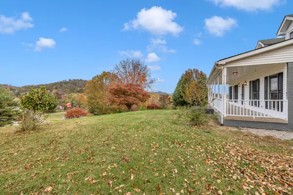128 Hewitt Dr, Brush Creek, TN 38547