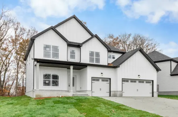 958 Alton Dr, Clarksville, TN 37043