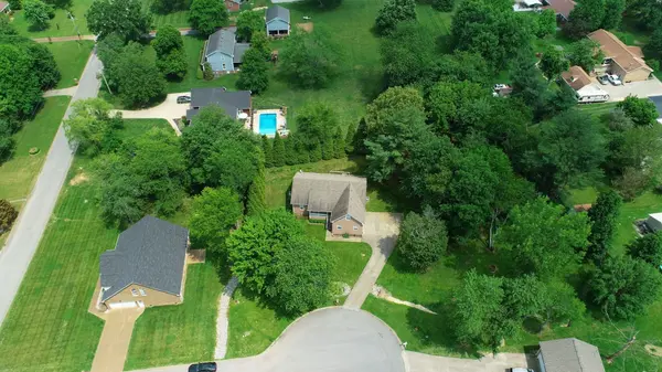 206 Sterling Ct, Greenbrier, TN 37073