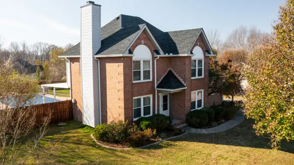 404 Cedar Brook Dr, White House, TN 37188