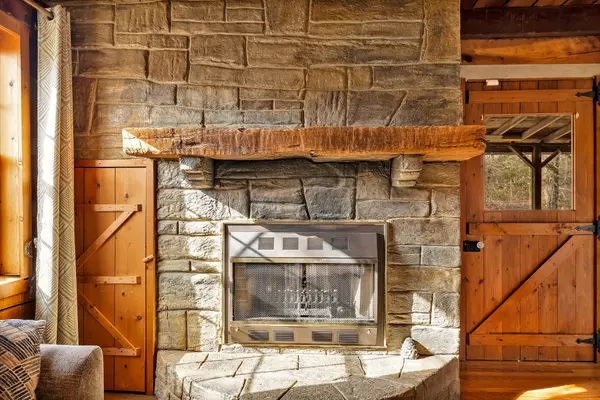 1202 Pleasant Valley Rd, Chapmansboro, TN 37035