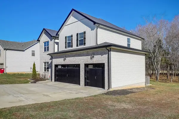 1333 Morning Star Dr, Clarksville, TN 37042