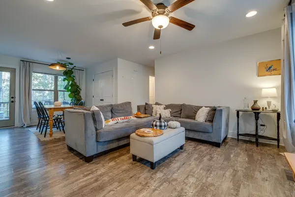 7238 Sugar Camp Dr, Greenbrier, TN 37073