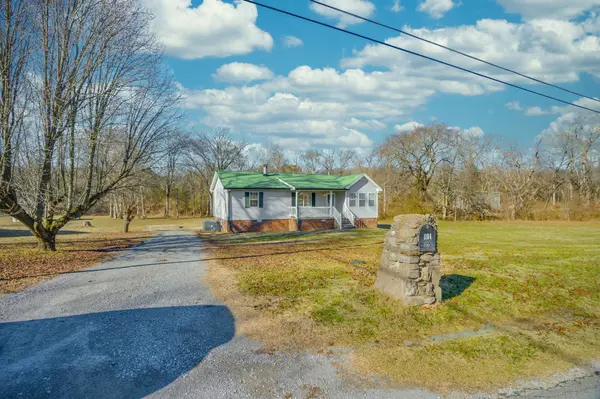 1104 Hilton Ln, Castalian Springs, TN 37031