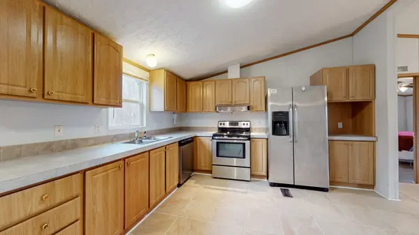 1118 Drake Rd, Adams, TN 37010