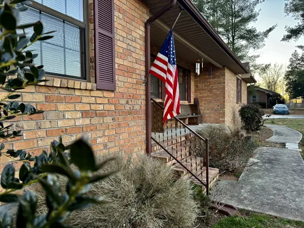 510 Brandon Rd, Manchester, TN 37355