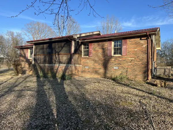 146 Garden Dr, Lafayette, TN 37083