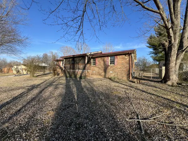 146 Garden Dr, Lafayette, TN 37083