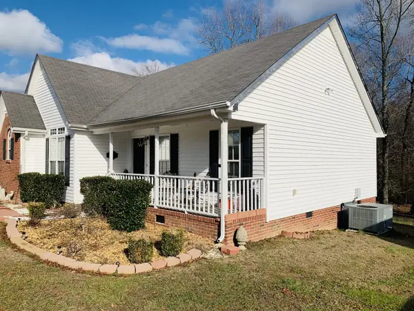 35 Fox Wood Dr, Fayetteville, TN 37334