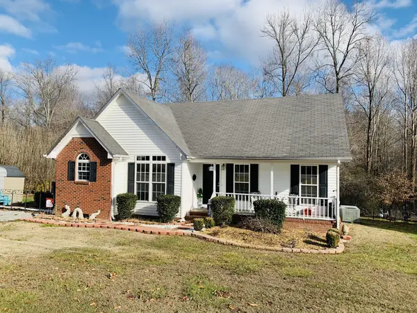 35 Fox Wood Dr, Fayetteville, TN 37334