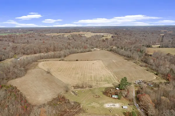 1 Oakmere Ln, Lafayette, TN 37083